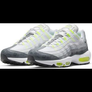 Nike Mens Air Max 95 Brand New size 11 White/Black/Cool Grey “Logos”